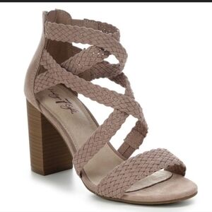 Vintage 7 Eight Olivia Sandals Size 8.5